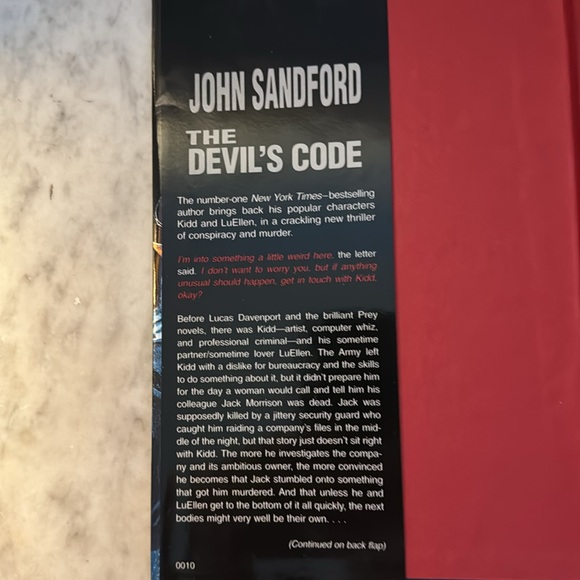 John Sandford. The devils code.  Hardback - Picture 2 of 4